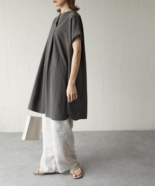 Chillfar（チルファー）の「スリットネックフレンチスリーブチュニック（チュニック・レディース・ベージュ/キャメル/チャコール・MEDIUM/LARGE）」の12枚目の写真