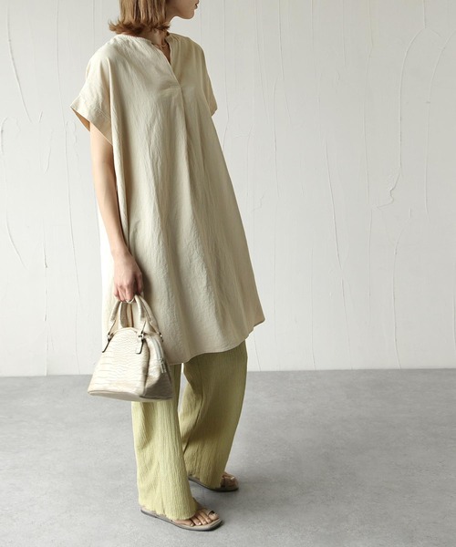 Chillfar（チルファー）の「スリットネックフレンチスリーブチュニック（チュニック・レディース・ベージュ/キャメル/チャコール・MEDIUM/LARGE）」の17枚目の写真