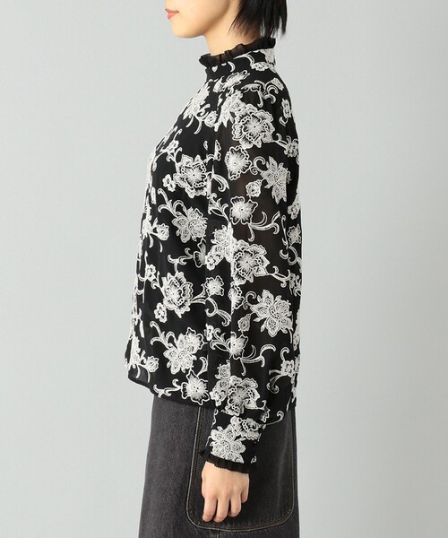 グレースコンチネンタルスタンドカラー刺繍ブラウス