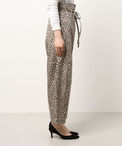 MOUSSY（マウジー）の「HIGH WAIST COCOON パンツ（その他パンツ・レディース・アイボリー/レッド/ベージュ系その他/ブラック・2/1）」の6枚目の写真