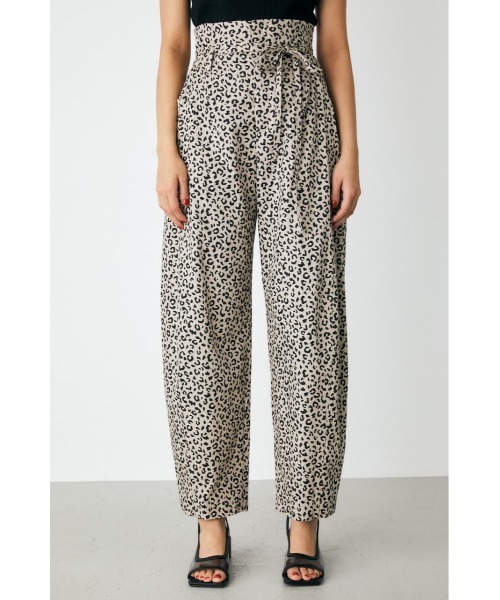 MOUSSY（マウジー）の「HIGH WAIST COCOON パンツ（その他パンツ・レディース・アイボリー/レッド/ベージュ系その他/ブラック・2/1）」の3枚目の写真