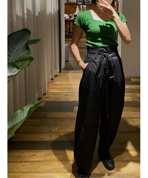 MOUSSY（マウジー）の「HIGH WAIST COCOON パンツ（その他パンツ・レディース・アイボリー/レッド/ベージュ系その他/ブラック・2/1）」の20枚目の写真