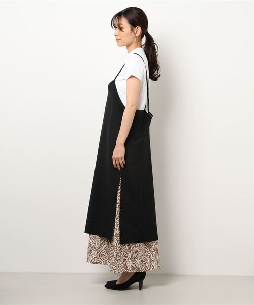 Alluge（アルージュ）の「レイヤードライクキャミワンピース（ワンピース・レディース・ブラック/グレイッシュベージュ・FREE）」の13枚目の写真