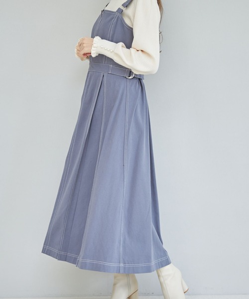 tocco closet（トッコ　クローゼット）の「【ZOZO限定】サイドベルト付き配色ステッチ入りインバーテッドプリーツジャンパースカート（ジャンパースカート・レディース・アイボリー/ライトカーキ/グレイッシュブルー・M）」の16枚目の写真