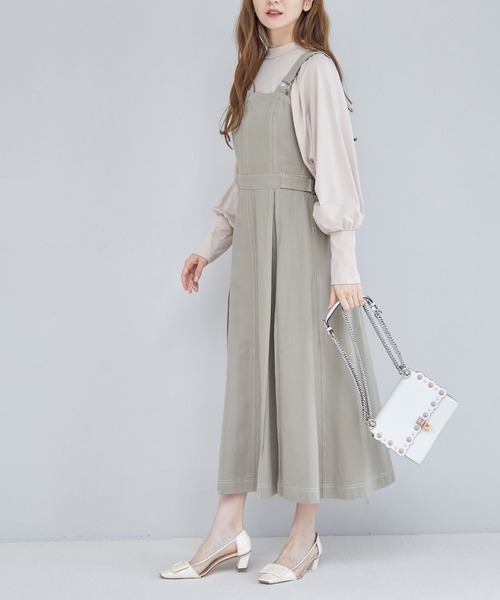 tocco closet（トッコ　クローゼット）の「【ZOZO限定】サイドベルト付き配色ステッチ入りインバーテッドプリーツジャンパースカート（ジャンパースカート・レディース・アイボリー/ライトカーキ/グレイッシュブルー・M）」の14枚目の写真