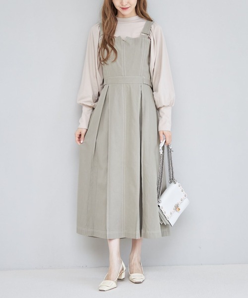 tocco closet（トッコ　クローゼット）の「【ZOZO限定】サイドベルト付き配色ステッチ入りインバーテッドプリーツジャンパースカート（ジャンパースカート・レディース・アイボリー/ライトカーキ/グレイッシュブルー・M）」の22枚目の写真
