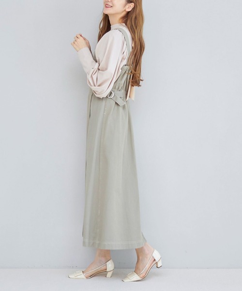 tocco closet（トッコ　クローゼット）の「【ZOZO限定】サイドベルト付き配色ステッチ入りインバーテッドプリーツジャンパースカート（ジャンパースカート・レディース・アイボリー/ライトカーキ/グレイッシュブルー・M）」の15枚目の写真