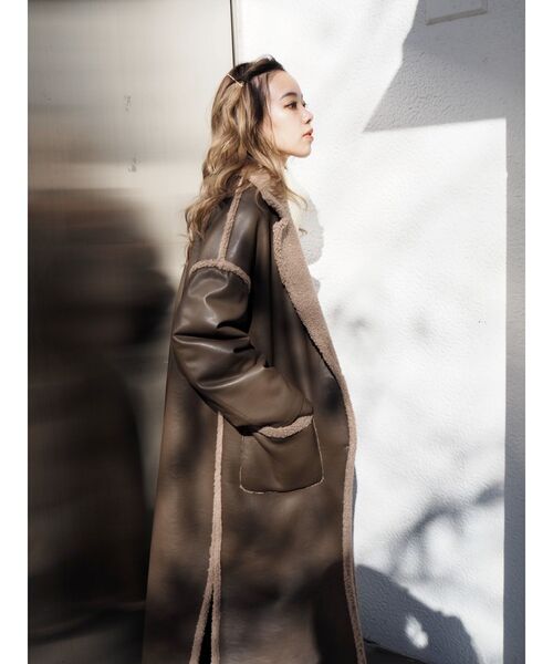 EVRIS(エヴリス)の「リバーシブルボアロングコート(その他アウター・レディース・ブラウン/アイボリー/ブラック・FREE)」の14枚目の写真
