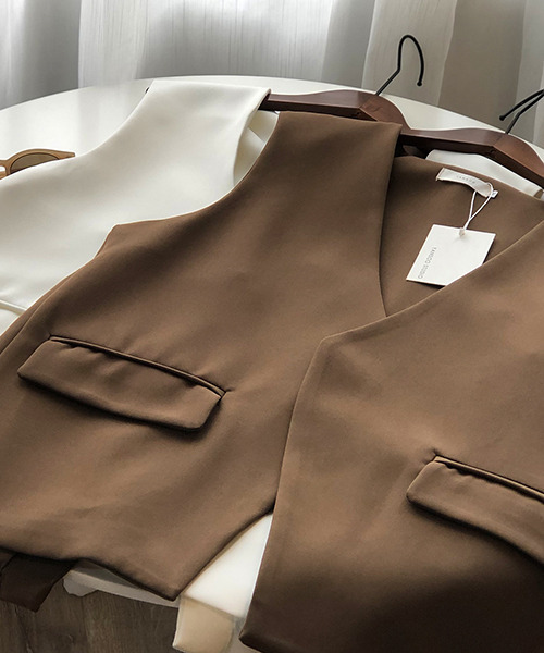 c.u.l（シーユーエル）の「【c.u.l:w】Vネックベスト culw81（ベスト・レディース・ホワイト/ブラウン/ブラック・S/L/M）」の20枚目の写真