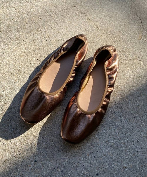 DouDou（ドゥドゥ）の「スクエアトゥフラットシューズAW（パンプス・レディース・ホワイト/シルバー/ブラウン・36/37/38）」の7枚目の写真