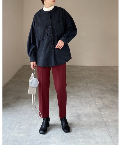 She's Closet(シーズクローゼット)の「ビッグシルエット無地スタンドカラーボリュームスリーブ長袖コーデュロイシャツ(シャツ/ブラウス・レディース・アイボリー/グレイッシュベージュ/ダークグリーン/チャコールグレー・FREE)」の11枚目の写真