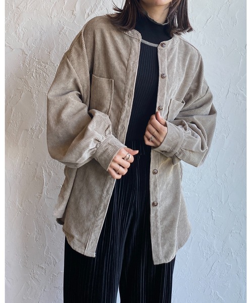She's Closet(シーズクローゼット)の「ビッグシルエット無地スタンドカラーボリュームスリーブ長袖コーデュロイシャツ(シャツ/ブラウス・レディース・アイボリー/グレイッシュベージュ/ダークグリーン/チャコールグレー・FREE)」の18枚目の写真