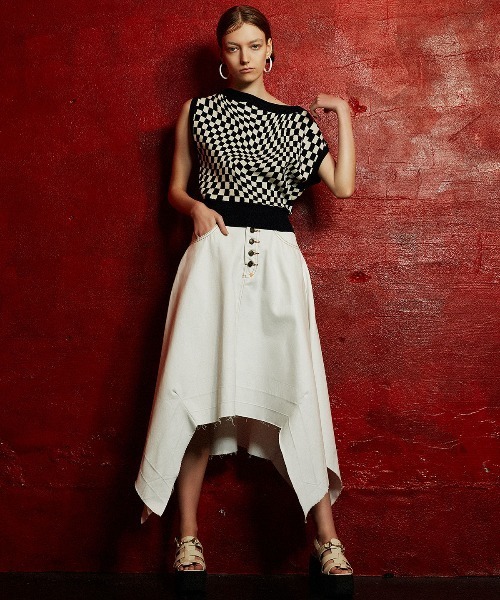 REDYAZEL（レディアゼル）の「デニムイレヘムフレアスカート（デニムスカート・レディース・オフホワイト/ブルー/ネイビー・SMALL/MEDIUM）」の6枚目の写真