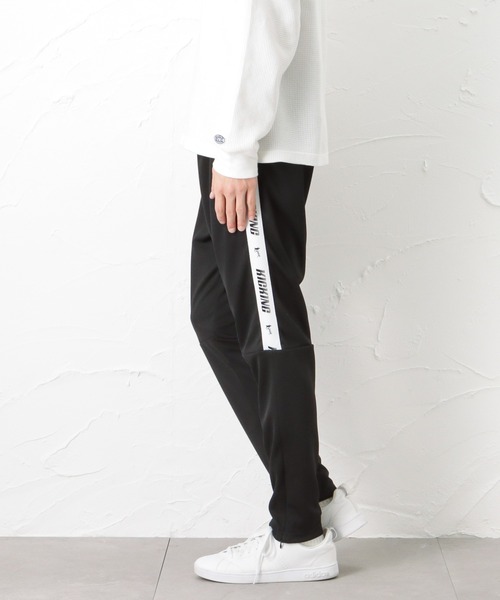 Mac-House(マックハウス)の「LARKiNS ラーキンス ロゴテープ使いトラックパンツ(その他パンツ・メンズ・ブラック・M/L/XL)」の5枚目の写真