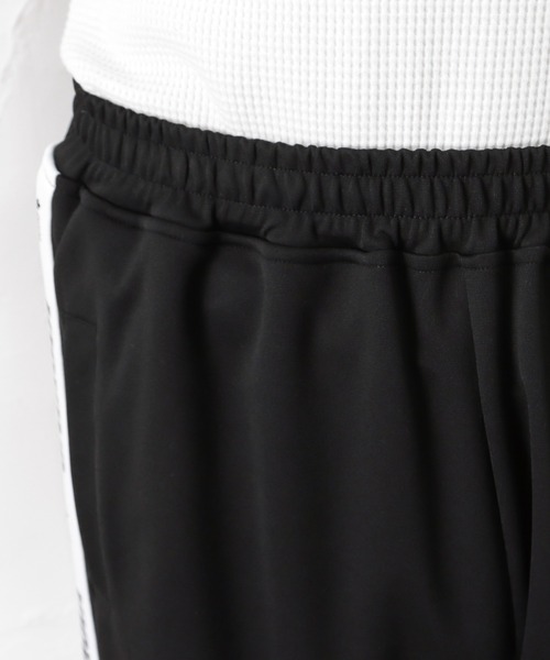 Mac-House(マックハウス)の「LARKiNS ラーキンス ロゴテープ使いトラックパンツ(その他パンツ・メンズ・ブラック・M/L/XL)」の8枚目の写真