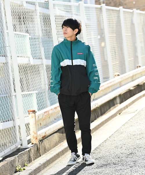 Mac-House(マックハウス)の「LARKiNS ラーキンス ロゴテープ使いトラックパンツ(その他パンツ・メンズ・ブラック・M/L/XL)」の16枚目の写真