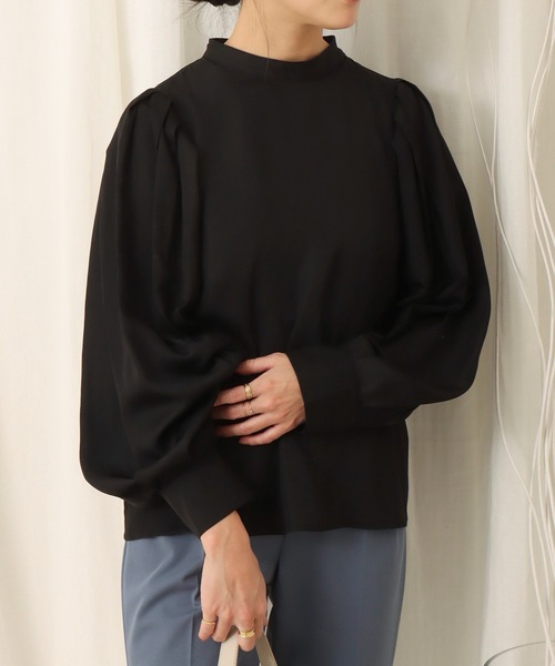 libelle more（リベル モア）の「バッグリボンショルダー　タックブラウス（シャツ/ブラウス・レディース・ブラウン/アイボリー/ブラック・M/L）」の3枚目の写真