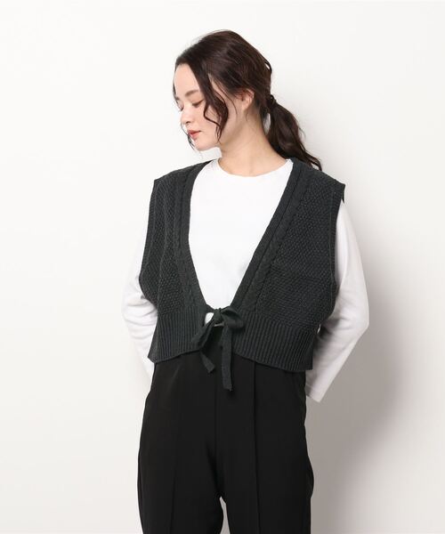 Samansa Mos2(サマンサ モスモス)の「ケーブルカノコニットビスチェ(ニット/セーター・レディース・ベージュ/グレー/モカ/チャコール・フリ-)」の7枚目の写真