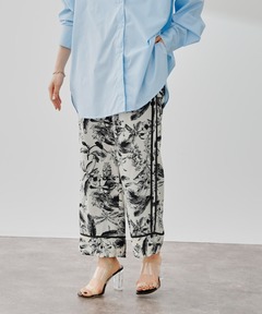 セール】《WEB限定/追加》シアーストライプフラワープリント