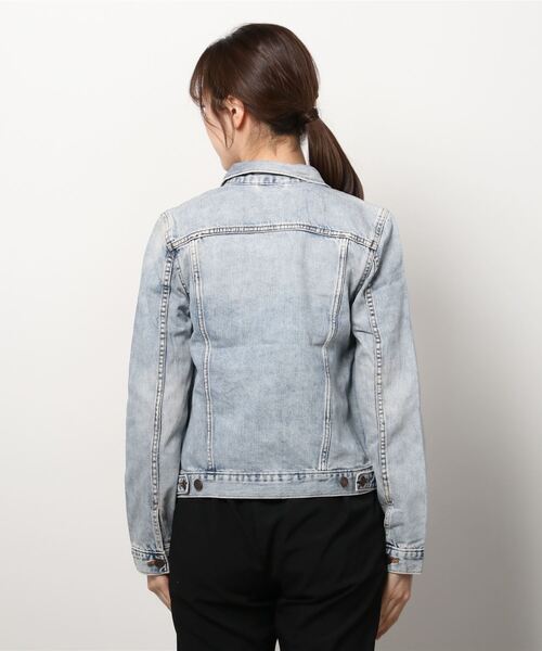 GAP（ギャップ）の「ウォッシュウェル アイコン デニムジャケット（デニムジャケット・レディース・ライトインディゴブルー・S/M/XS/L/XL/XXS）」の3枚目の写真
