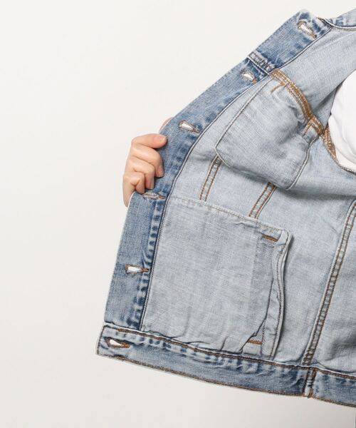 GAP（ギャップ）の「ウォッシュウェル アイコン デニムジャケット（デニムジャケット・レディース・ライトインディゴブルー・S/M/XS/L/XL/XXS）」の4枚目の写真