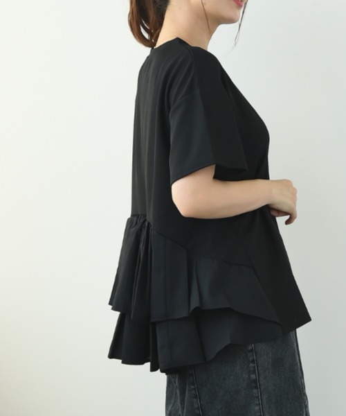 INTERPLANET（インタープラネット）の「ＢＡＣＫフリル異素材プルオーバー（Tシャツ/カットソー・レディース・ブラック/オフホワイト・FREE）」の2枚目の写真