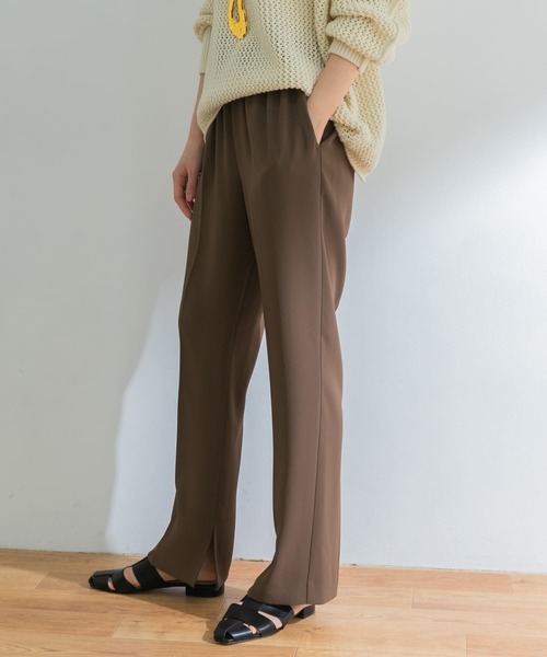 URBAN RESEARCH（アーバンリサーチ）の「セミフレアイージーパンツ（その他パンツ・レディース・ネイビー/ブラウン/オフホワイト・36/38）」の3枚目の写真