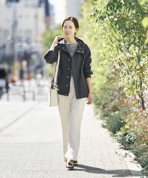 URBAN RESEARCH（アーバンリサーチ）の「セミフレアイージーパンツ（その他パンツ・レディース・ネイビー/ブラウン/オフホワイト・36/38）」の21枚目の写真