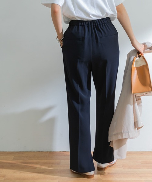 URBAN RESEARCH（アーバンリサーチ）の「セミフレアイージーパンツ（その他パンツ・レディース・ネイビー/ブラウン/オフホワイト・36/38）」の19枚目の写真