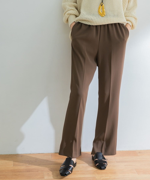 URBAN RESEARCH（アーバンリサーチ）の「セミフレアイージーパンツ（その他パンツ・レディース・ネイビー/ブラウン/オフホワイト・36/38）」の6枚目の写真