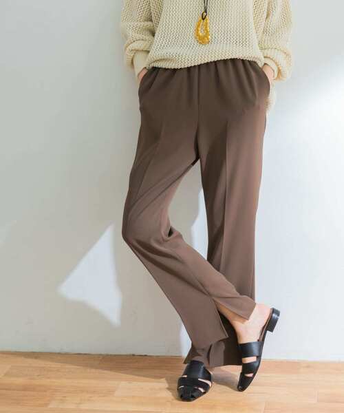 URBAN RESEARCH（アーバンリサーチ）の「セミフレアイージーパンツ（その他パンツ・レディース・ネイビー/ブラウン/オフホワイト・36/38）」の5枚目の写真