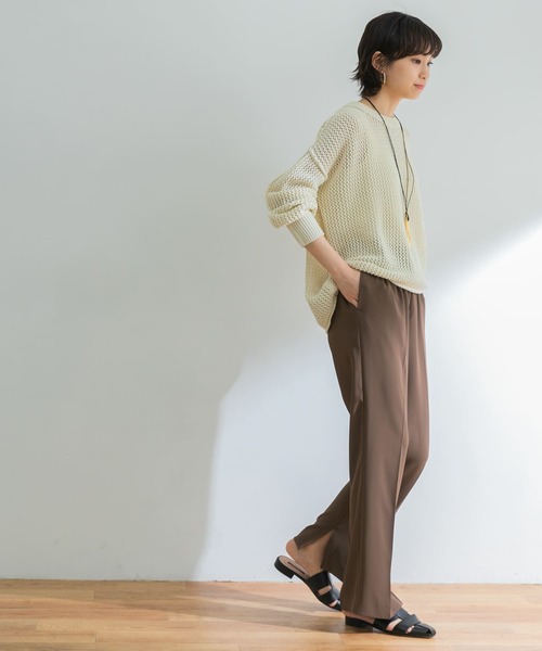 URBAN RESEARCH（アーバンリサーチ）の「セミフレアイージーパンツ（その他パンツ・レディース・ネイビー/ブラウン/オフホワイト・36/38）」の4枚目の写真