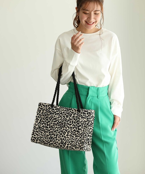 ALTROSE(アルトローズ)の「トートバッグ トパーズA4(トートバッグ・レディース・ブラック/アイボリー/レオパード/ゼブラ/ライトブルー/グレー/シルバー/カーキ・FREE)」の11枚目の写真