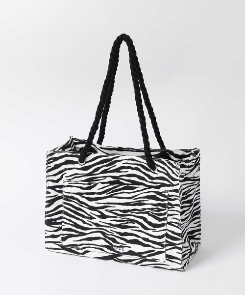 ALTROSE(アルトローズ)の「トートバッグ トパーズA4(トートバッグ・レディース・ブラック/アイボリー/レオパード/ゼブラ/ライトブルー/グレー/シルバー/カーキ・FREE)」の15枚目の写真