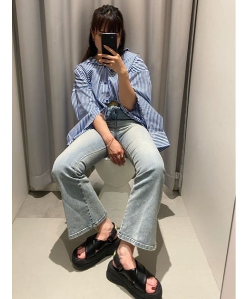 SLY（スライ）の「HW FLARE PT-C WITH ROICA（R）EF ハイウエスト  デニム フレアパンツ（デニムパンツ・レディース・ライトブルー・26inch/24inch/22inch/23inch/25inch）」の22枚目の写真