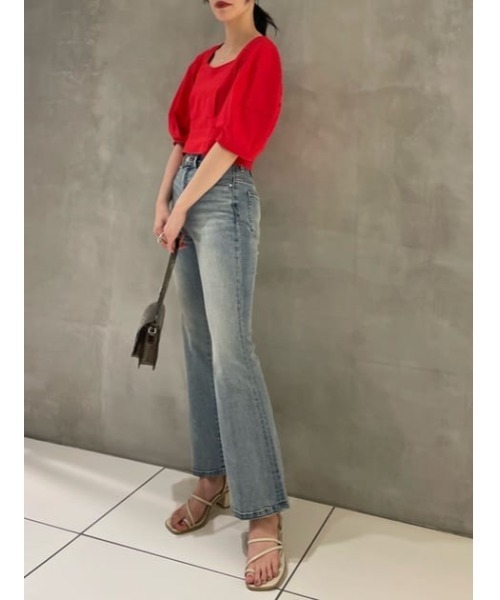 SLY（スライ）の「HW FLARE PT-C WITH ROICA（R）EF ハイウエスト  デニム フレアパンツ（デニムパンツ・レディース・ライトブルー・26inch/24inch/22inch/23inch/25inch）」の14枚目の写真