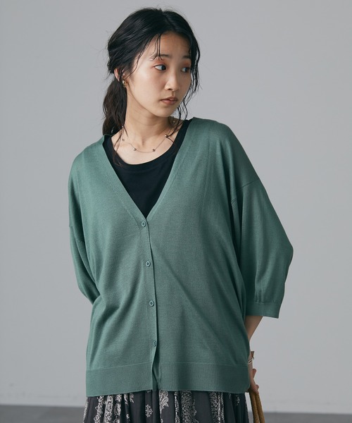 CRAFT STANDARD BOUTIQUE（クラフトスタンダードブティック）の「【手洗い】Vネック6分袖ニットカーディガン　＊（カーディガン/ボレロ・レディース・レッド/アイボリー/ブルーグリーン/ブラック/グレイッシュベージュ/カーキ・FREE）」の4枚目の写真