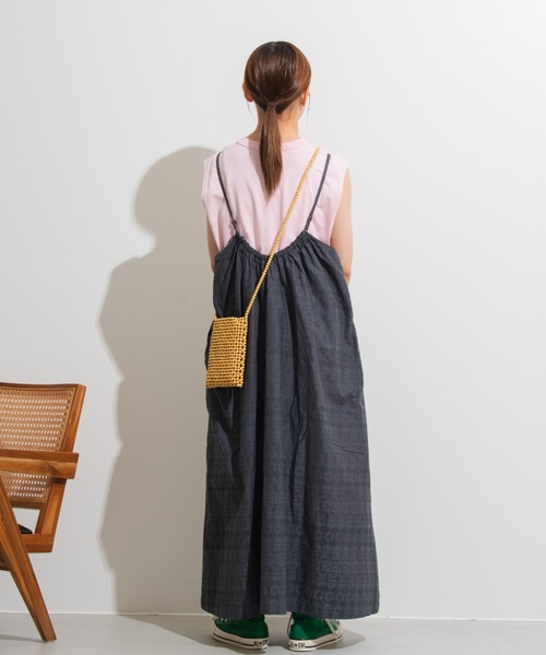 MERLOT(メルロー)の「ジオメトリック刺繍キャミワンピース(ワンピース・レディース・ホワイト/チャコールグレー/イエロー/ブルー・FREE)」の15枚目の写真