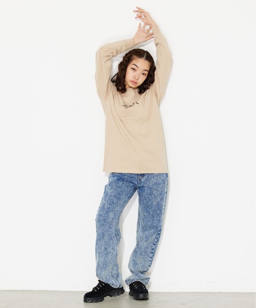 X-girl（エックスガール）の「WASHED FACE LOGO L/S TEE（Tシャツ/カットソー・レディース・ベージュ/ホワイト/チャコール・L/S/XL/M）」の8枚目の写真