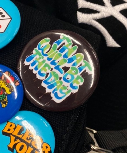 WEGO(ウィゴー)の「WEGO/グラフィック缶バッジB(バッジ・レディース・その他1/その他2/その他3/その他4/その他5/その他6/その他7/その他8/その他9/その他10・FREE)」の2枚目の写真