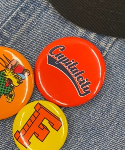 WEGO(ウィゴー)の「WEGO/グラフィック缶バッジB(バッジ・レディース・その他1/その他2/その他3/その他4/その他5/その他6/その他7/その他8/その他9/その他10・FREE)」の5枚目の写真