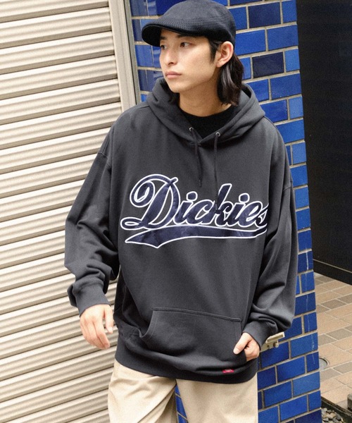 Dickies(ディッキーズ)の「Dickies/ディッキーズ サテンカレッジロゴ刺繍 裏毛オーバーサイズパーカー(パーカー・メンズ・イエロー系/スミクロ/ネイビー/グレー系・XL/M/L)」の16枚目の写真
