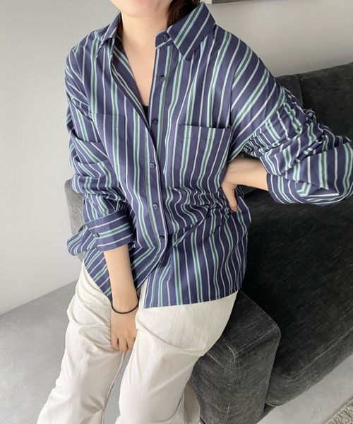 LOWRYS FARM（ローリーズファーム）の「コットンライクオーバーシャツ　344682（シャツ/ブラウス・レディース・ホワイト/パープル/ネイビー/レッド/ブルー/ブルー系その他・FREE）」の3枚目の写真