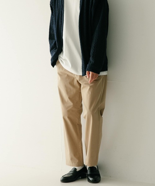 ITEMS URBANRESEARCH（アイテムズ アーバンリサーチ）の「コットンツイル 1-tuck チノパンツ（チノパンツ・メンズ・カーキ/ベージュ/ブラック/ブルー・MEDIUM/LARGE）」の8枚目の写真