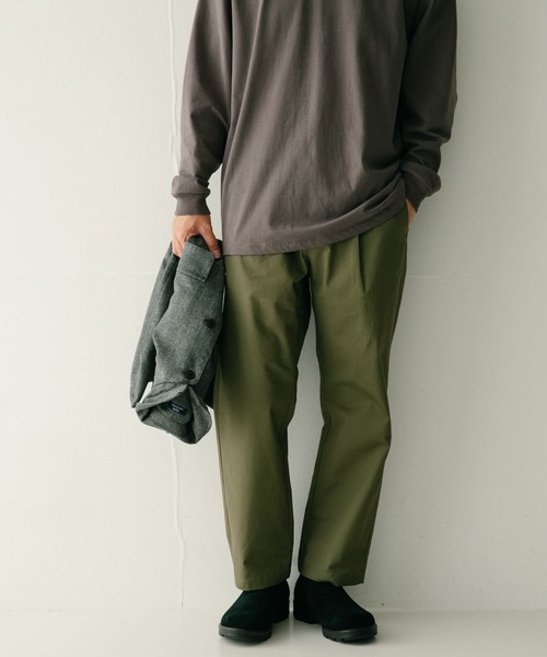 ITEMS URBANRESEARCH（アイテムズ アーバンリサーチ）の「コットンツイル 1-tuck チノパンツ（チノパンツ・メンズ・カーキ/ベージュ/ブラック/ブルー・MEDIUM/LARGE）」の18枚目の写真