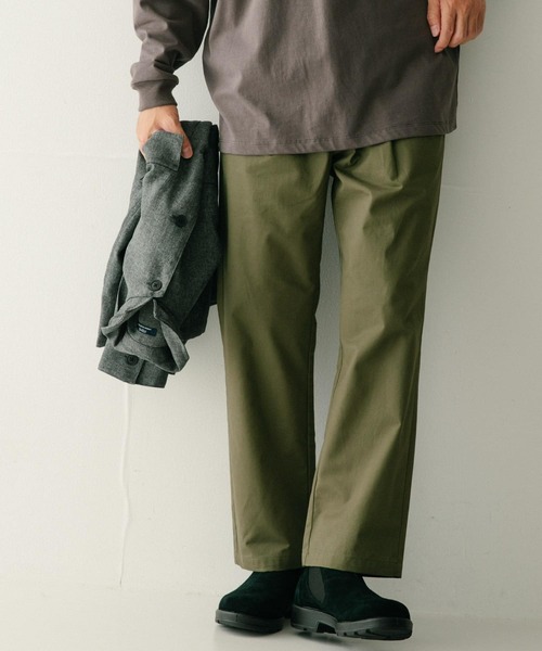 ITEMS URBANRESEARCH（アイテムズ アーバンリサーチ）の「コットンツイル 1-tuck チノパンツ（チノパンツ・メンズ・カーキ/ベージュ/ブラック/ブルー・MEDIUM/LARGE）」の19枚目の写真