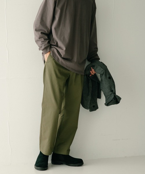 ITEMS URBANRESEARCH（アイテムズ アーバンリサーチ）の「コットンツイル 1-tuck チノパンツ（チノパンツ・メンズ・カーキ/ベージュ/ブラック/ブルー・MEDIUM/LARGE）」の21枚目の写真