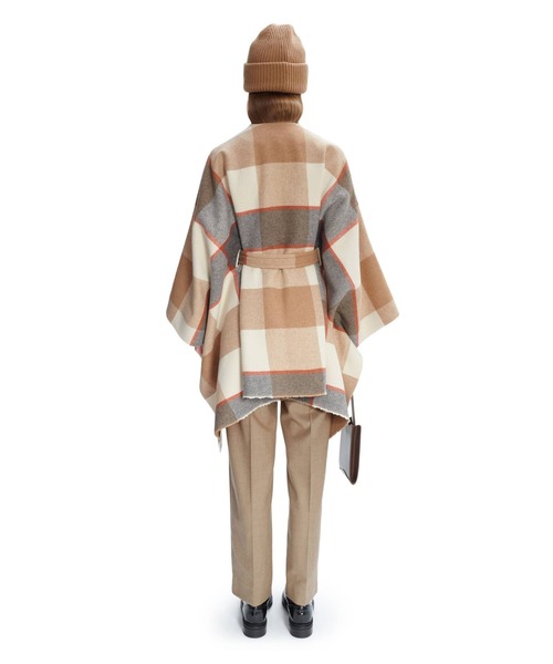 A.P.C.(アーペーセー)の「CAPE YUMA 22A(ポンチョ・レディース・マルチ・ONESIZE)」の5枚目の写真