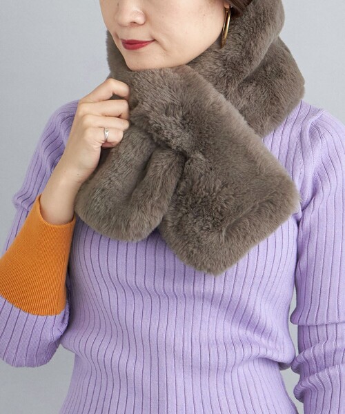 SHIPS(シップス)の「〈手洗い可能〉フェイク ファー ティペット ◇(マフラー・レディース・ダークグレー・ONE SIZE)」の5枚目の写真