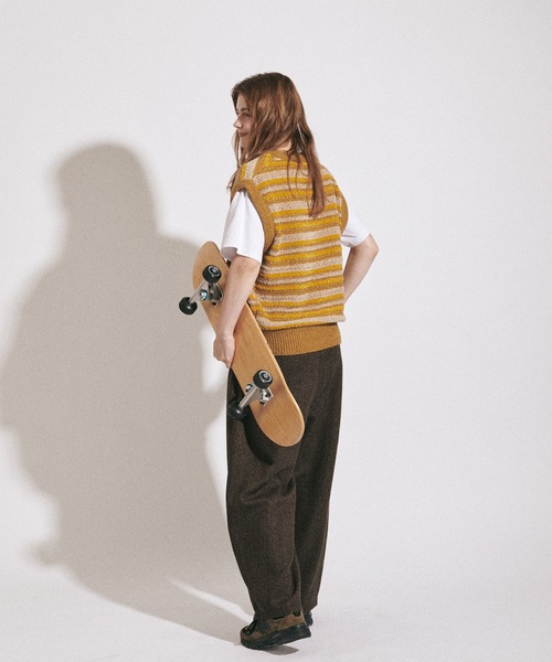 MUHET(ミュエータ)の「アソートニットベスト(ベスト・レディース・ブラック/ダークグリーン/ネイビー/ブラウン/ライトグリーン/マスタード・MEDIUM/X-LARGE)」の10枚目の写真